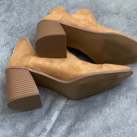 Womens Ankle Boots Slip on Cutout Pointed Toe Chunky Stacked Mid Heel Booties - Picture 6 of 6